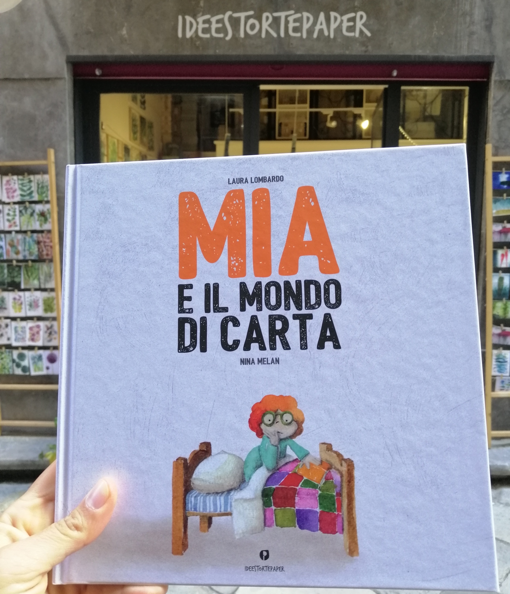 Come nasce un albo illustrato per bambini Mia e il mondo di carta